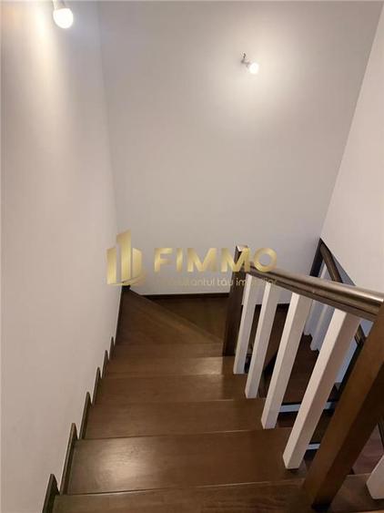 Duplex cu 4 camere cu Teren 260 Mp în Exterior Est