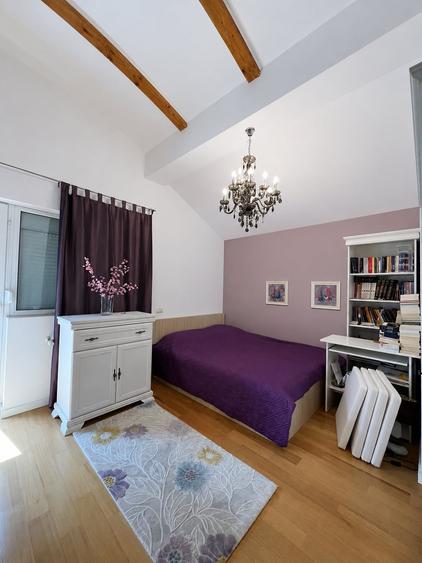 Apartament cu 3 camere semidecomandat, mobilat în Aradului