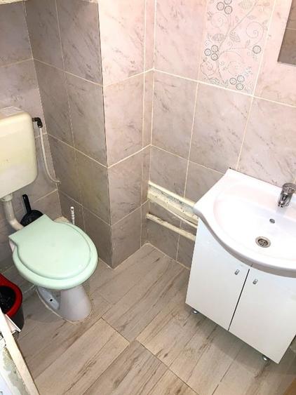 Apartament cu 3 camere semidecomandat în Rahova