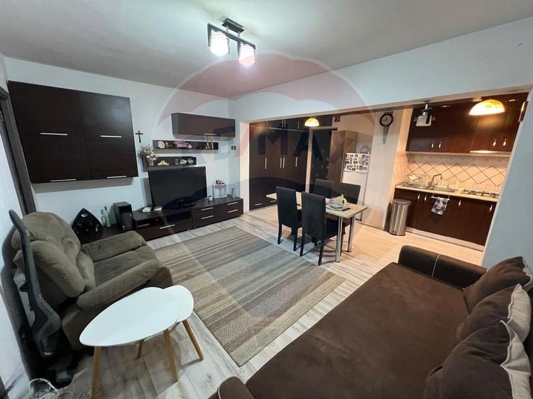Apartament cu 2 camere semidecomandat, mobilat în Gară