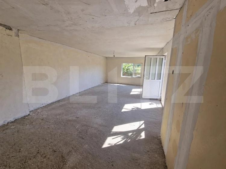 Casă cu Teren 1500 Mp în Căianu