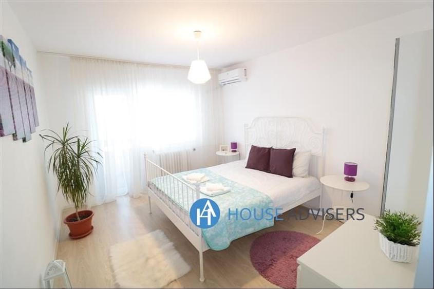 Apartament cu 3 camere, mobilat în Romană