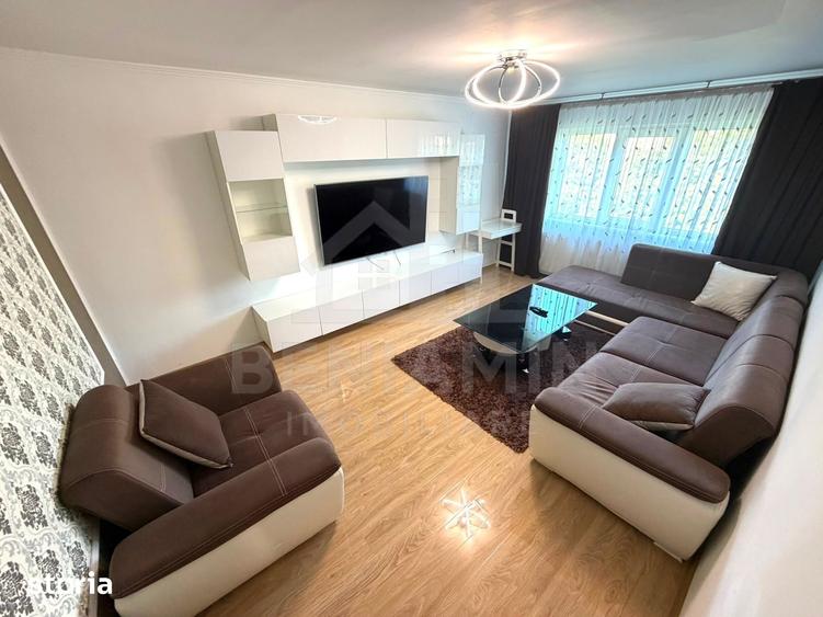 Apartament cu 3 camere decomandat în Rovine