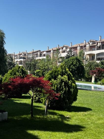 Apartament cu 3 camere semidecomandat în Pipera