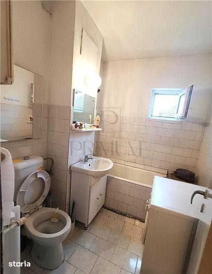 Apartament cu 4 camere decomandat în Aradului