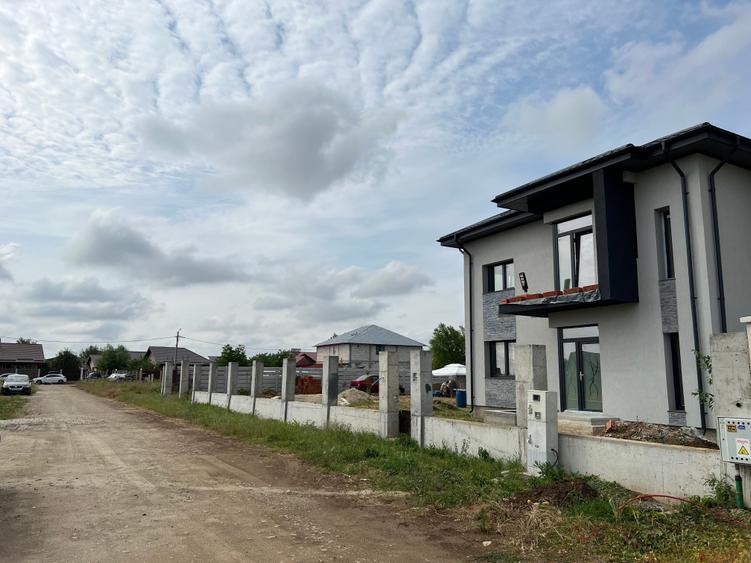 Teren Construcții intravilan de 500 mp, în Domnești