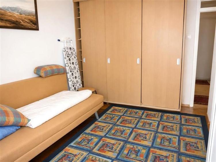 Apartament cu 4 camere decomandat, mobilat în Ultracentral