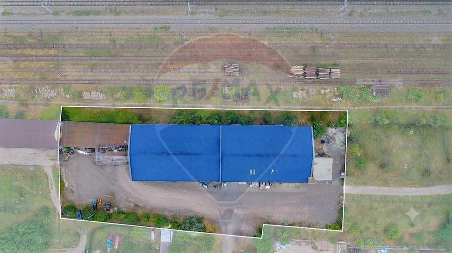 Spațiu comercial, de 1,716 mp, în Est