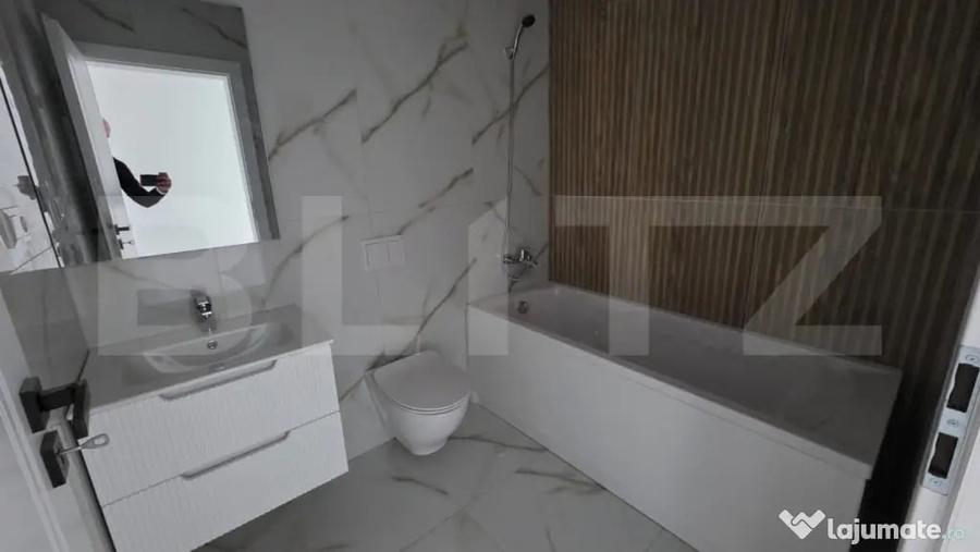 Apartament cu 3 camere semidecomandat în Nord