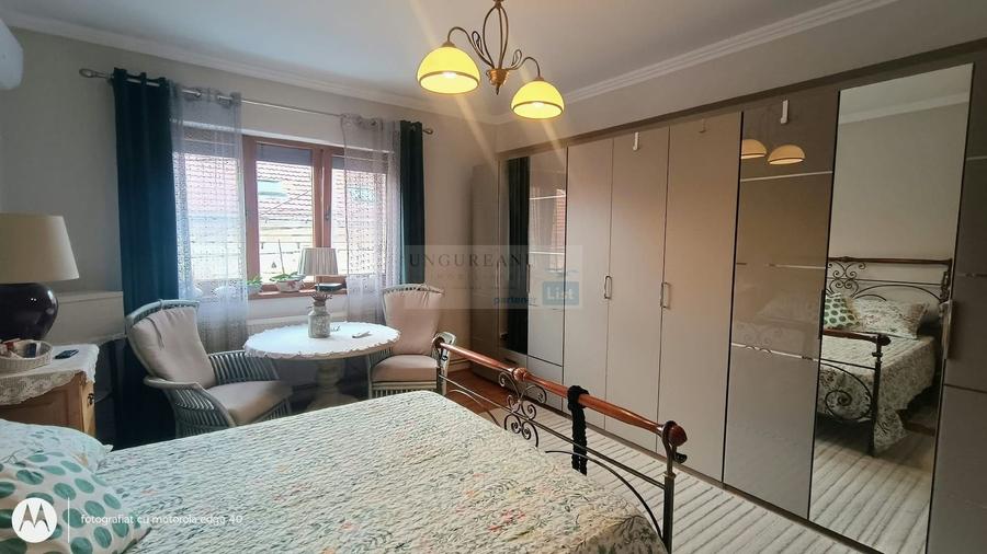 Apartament cu 3 camere semidecomandat, mobilat în Central