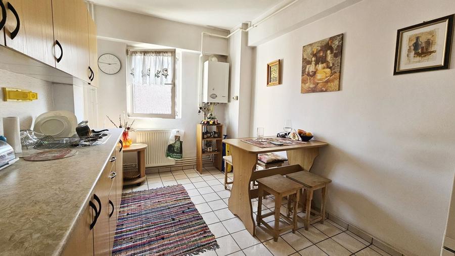 Centrul Civic ,str Toamnei apartament 3 camere cf I dec - 11