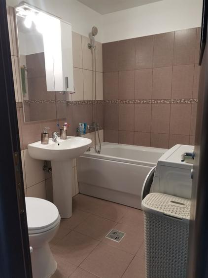 Apartament cu 2 camere decomandat în Zamora
