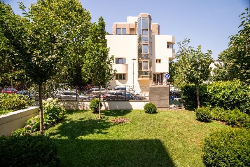 Apartament cu 3 camere decomandat în Televiziune