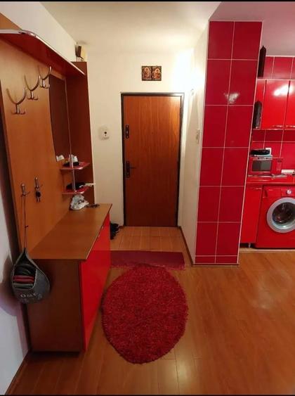 Apartament cu 2 camere decomandat în Petros