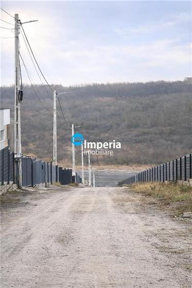 Teren Construcții intravilan de 2080 mp, în Valea Adâncă