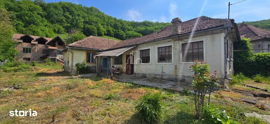 Casă cu 5 camere cu Teren 881 Mp în Central