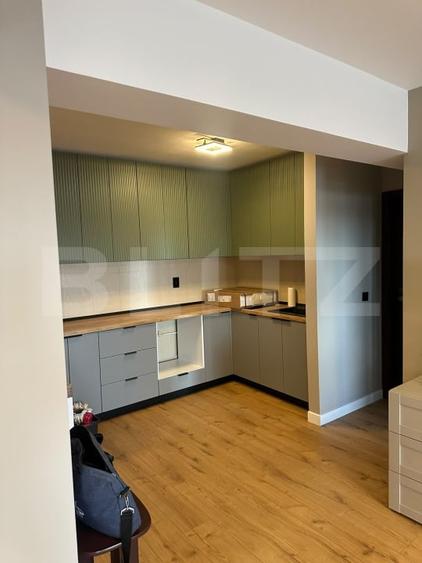 Apartament cu 2 camere semidecomandat, mobilat în Micro 17