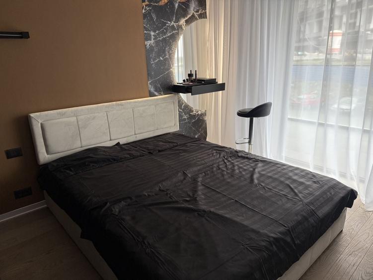 Apartament cu 2 camere decomandat, mobilat în Lacul Tei