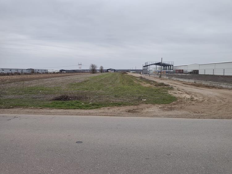 Teren Construcții intravilan de 1500 mp, în Bâcu