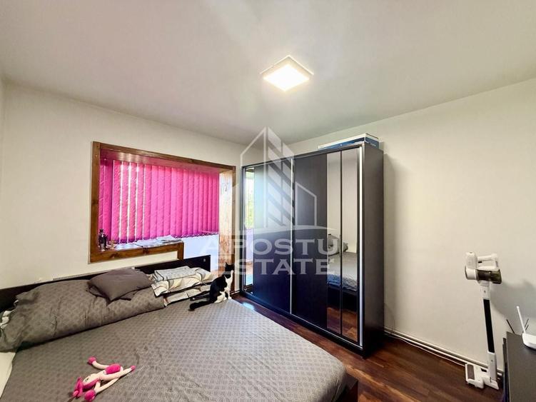 Apartament cu 3 camere decomandat, mobilat în Lipovei