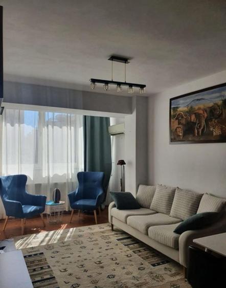 Apartament cu 3 camere semidecomandat în Mărăști