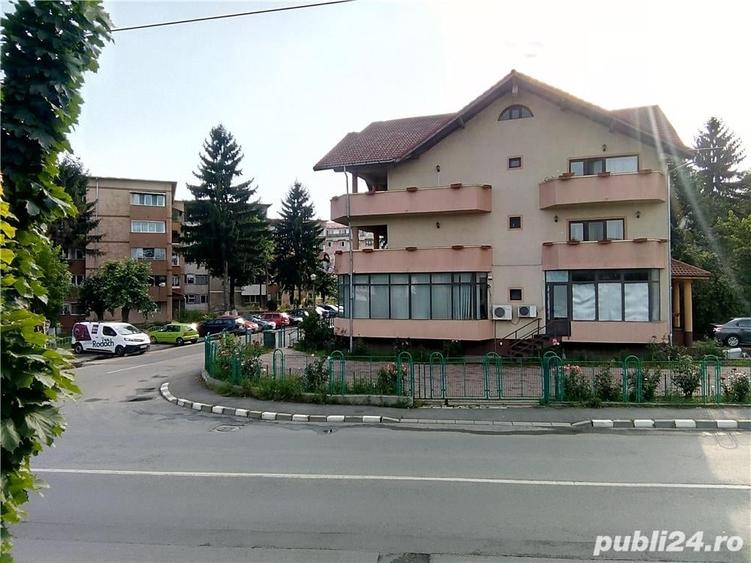 Spațiu comercial, de 300 mp, în Central