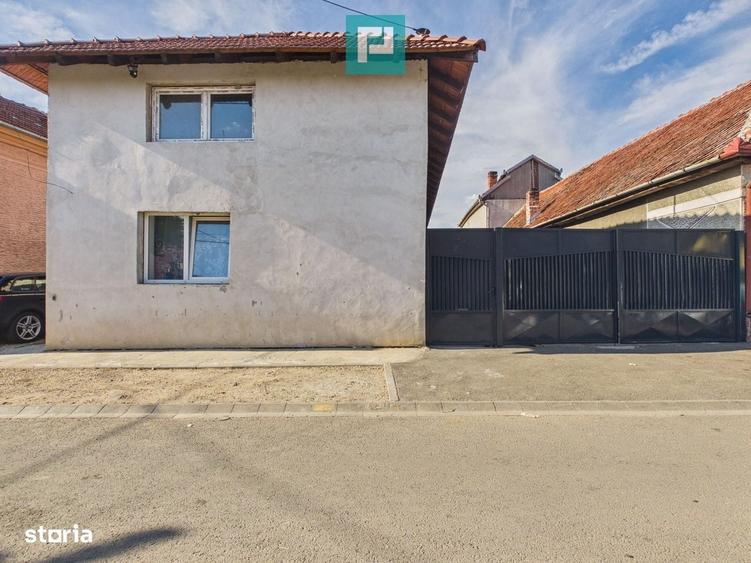 Casa P+E cu doua apartamente, zona Dragasani - 20