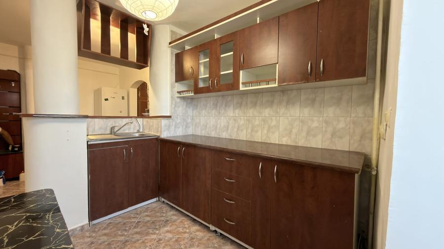 Apartament cu 3 camere decomandat, mobilat în Freidorf