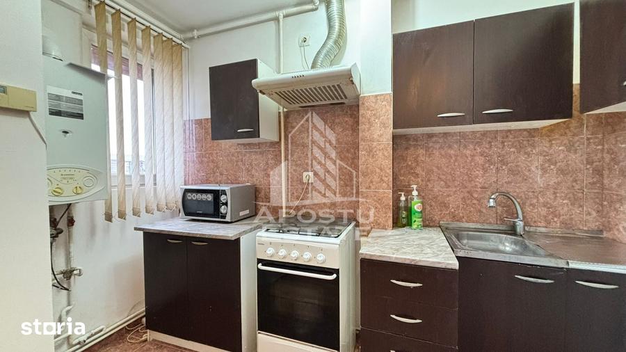 Apartament cu 2 camere nedecomandat în Soarelui