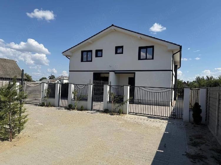 Casă cu Teren 450 Mp în Central