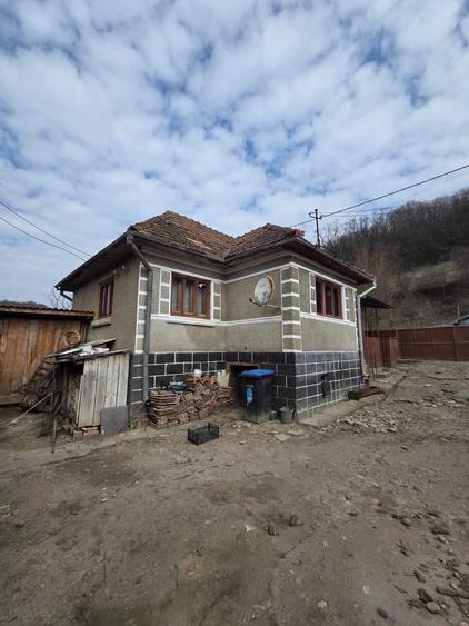 Casă cu 2 camere în Bobâlna