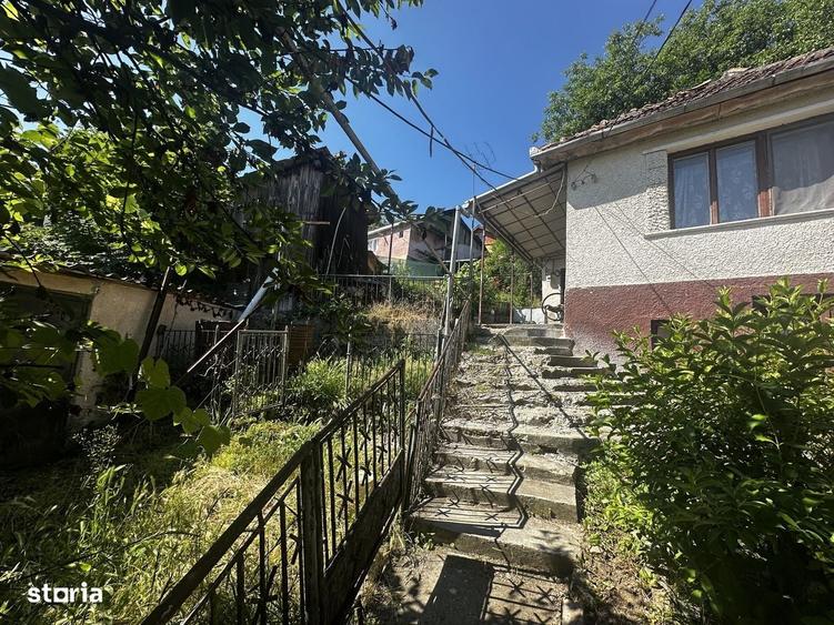 Casă cu 3 camere cu Teren 1124 Mp în Central