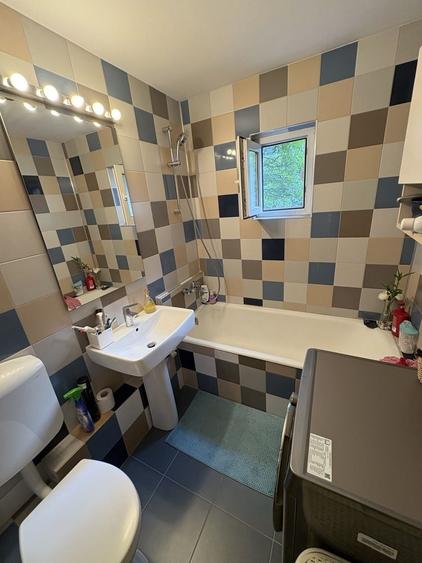 Apartament cu 3 camere decomandat în Gorjului
