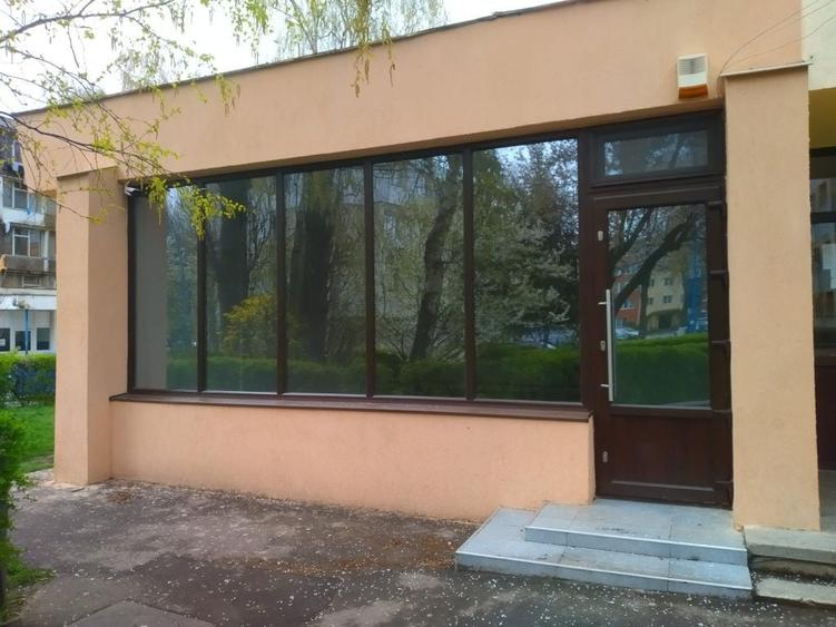 Spațiu comercial, de 40 mp, în Tractorul