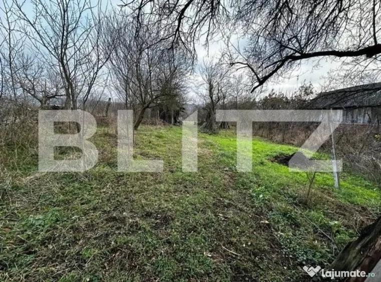 Teren de 2792 mp, în Primăverii