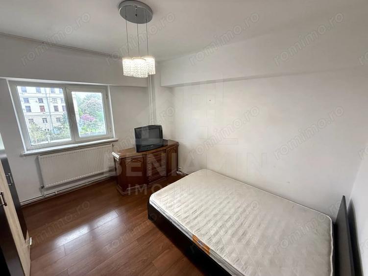 Apartament cu 3 camere decomandat în Central