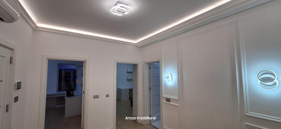 Penthouse cu 3 camere decomandat, mobilat în Sub Arini