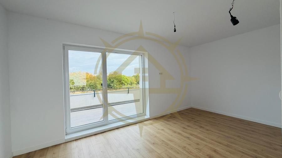 Casă cu 5 camere cu Teren 600 Mp în Balotești