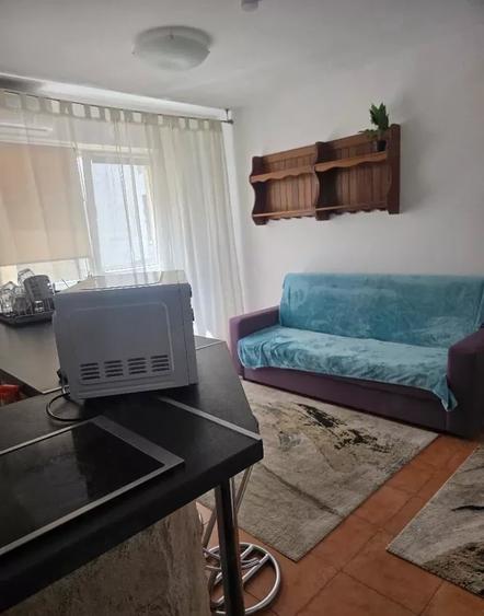 Apartament cu 2 camere semidecomandat, mobilat în Domenii