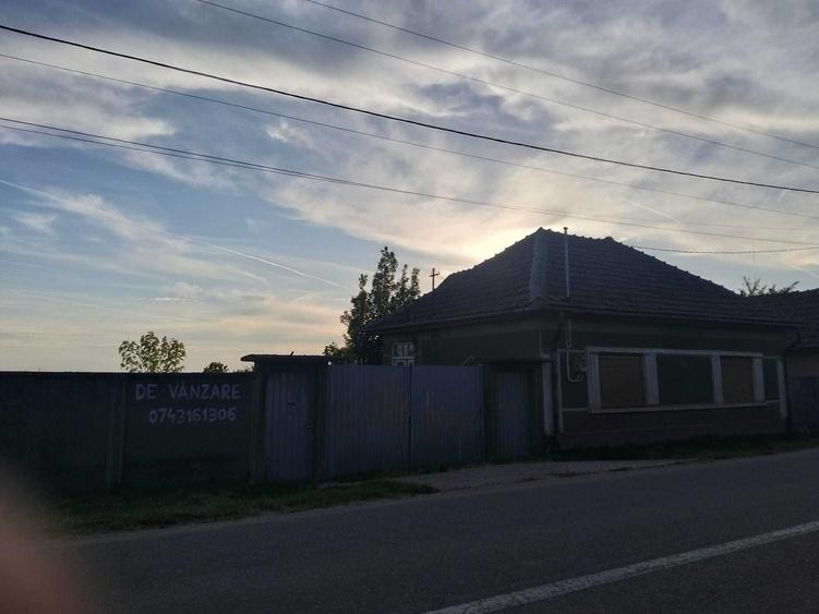 Casă cu 3 camere cu Teren 2500 Mp în Mădăras