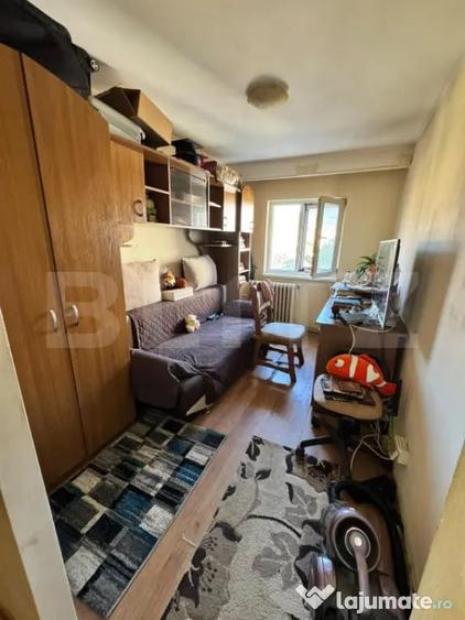 Apartament cu 3 camere decomandat în Central