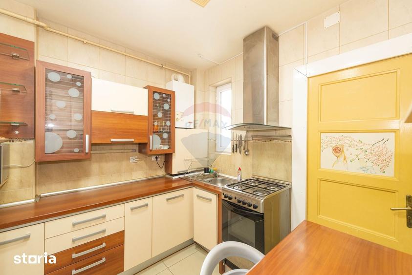 Apartament cu 3 camere în Vitan