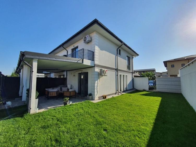 Casă cu 3 camere cu Teren 250 Mp în Odăile