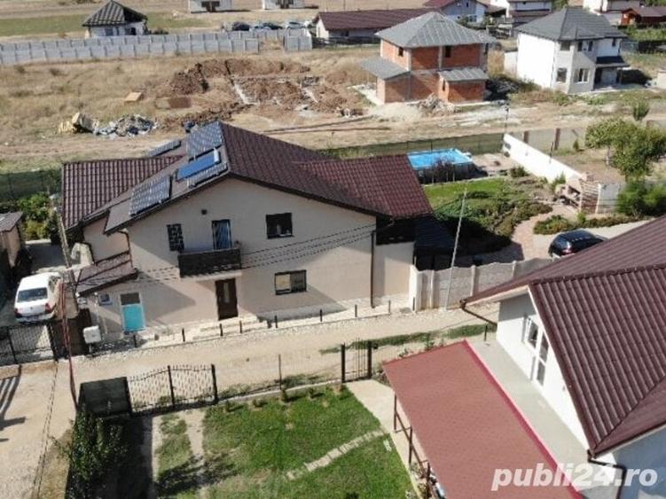 Casă cu 5 camere cu Teren 865 Mp în Adunații-Copăceni