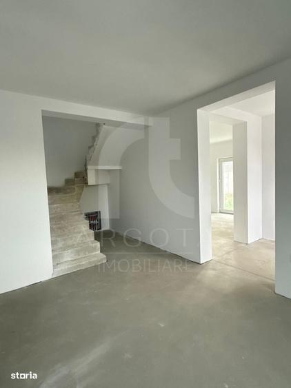 Casă cu 4 camere în Mărăcineni