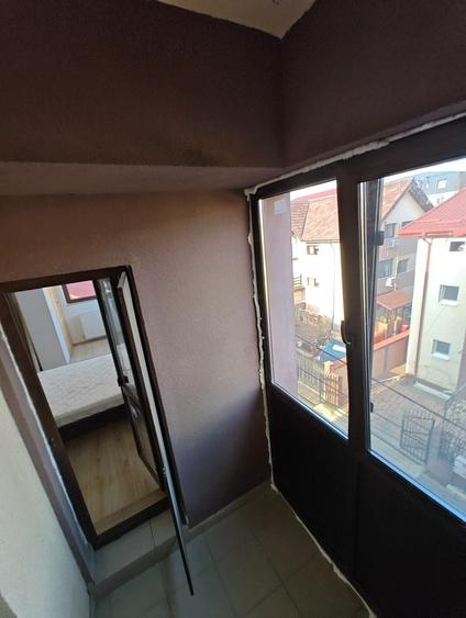 Apartament cu 3 camere decomandat în Sud