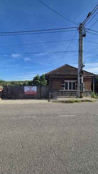 Casă cu 3 camere cu Teren 75 Mp în Aghireșu