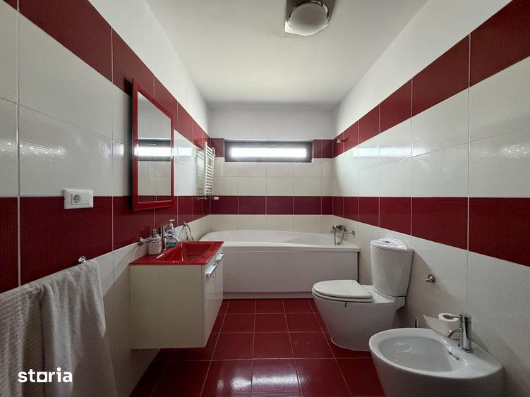 Casă cu 5 camere cu Teren 355 Mp în Central