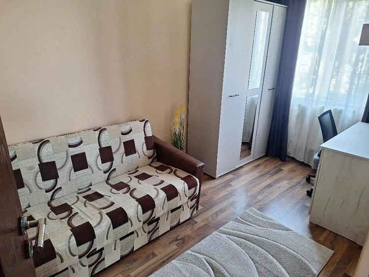 Inchiriez apartament 3 camere - 1