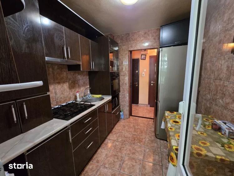 Apartament cu 3 camere semidecomandat în Țiglina 3